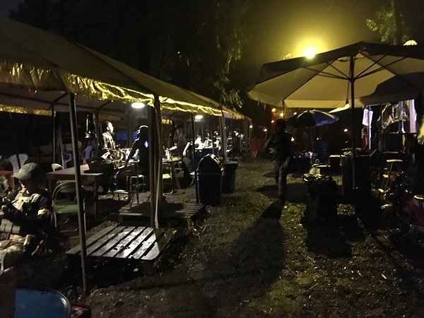 夜は真っ暗です。