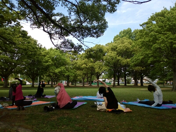 貝塚公園で外ヨガ！