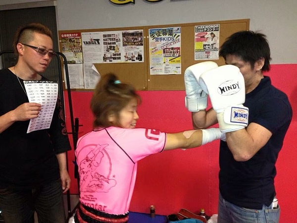 新規メンバー募集中 神奈川のボクシングチーム 初心者の為のキックボクシング 空手 スポーツやろうよ