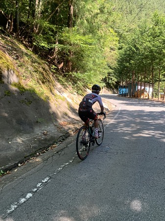 仲間とロードバイクを駆って解放感 一体感 爽快感を手に入れろ 進学なび2018 Vol 1 高校受験版スクールポット