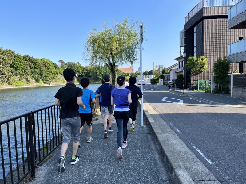 名城公園外周を走ります