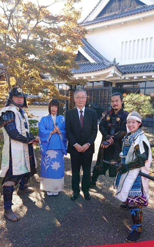 勝龍寺城にて明智憲三郎先生と