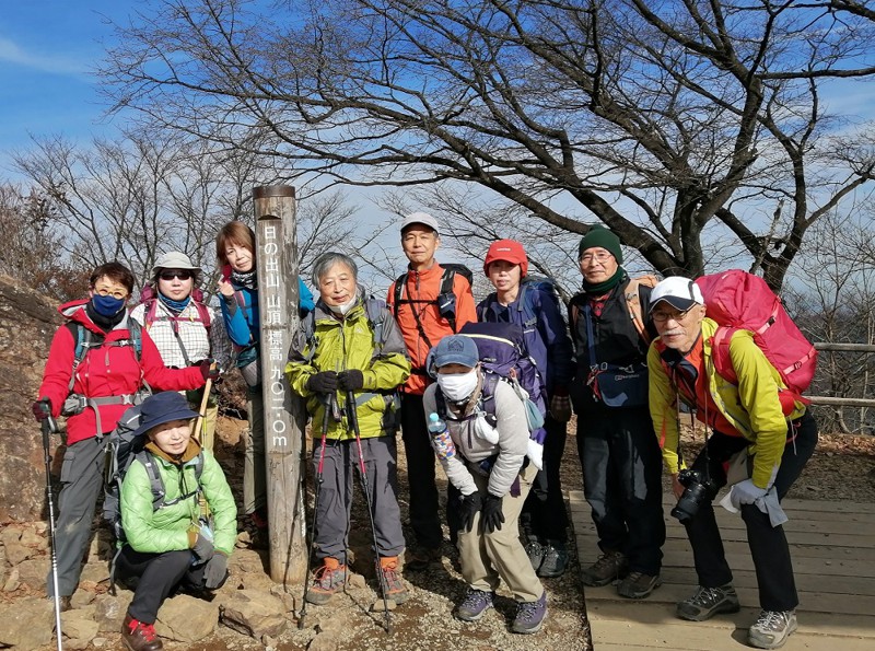 日の出山ハイクと東雲山荘泊