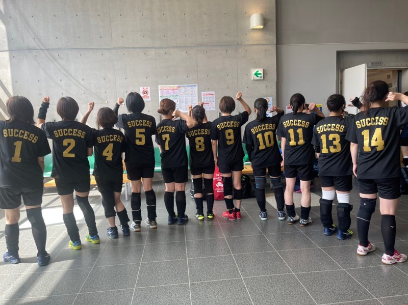 ユニフォームで。