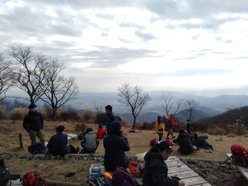 鍋割山の頂上