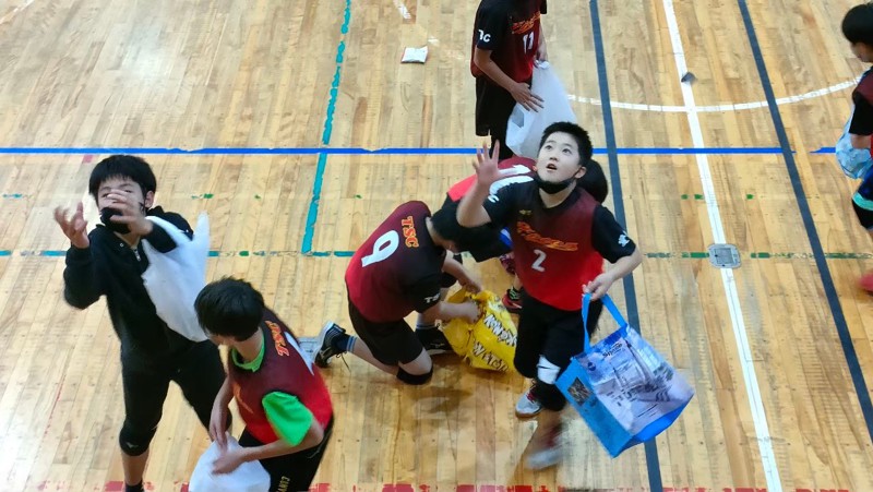 菓子まきなどのイベントも