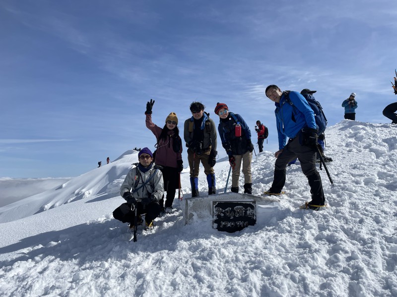 年1回は雪山に行きます。