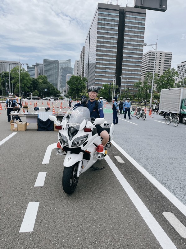 今日は白バイでW