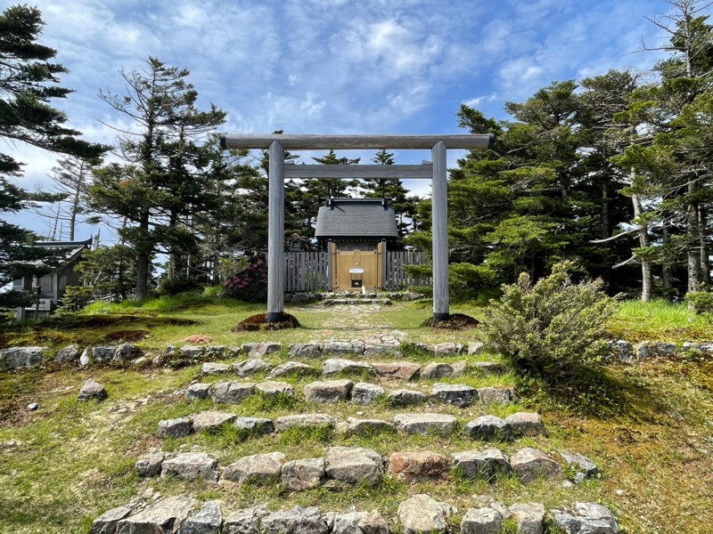 八経ヶ岳の弥山の神社