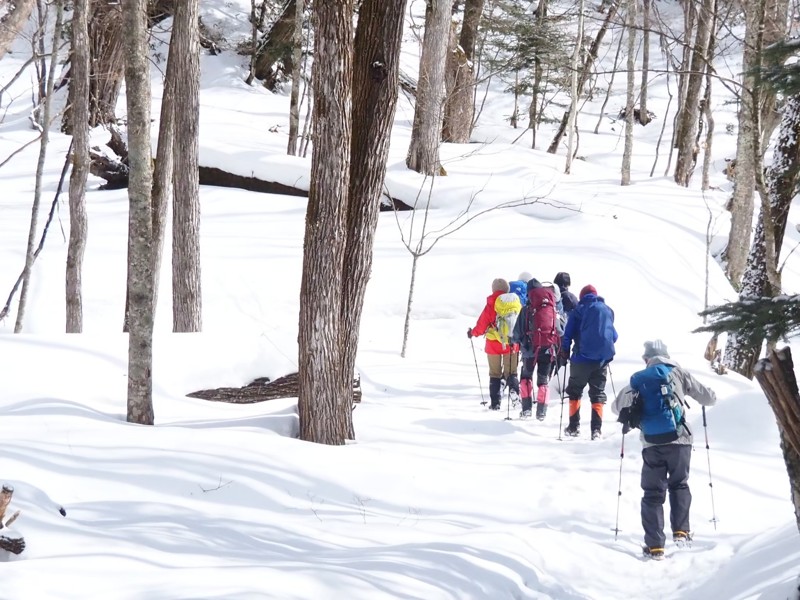 秘湯、手白澤温泉への雪山山行