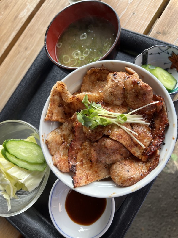 寄居町　豚丼