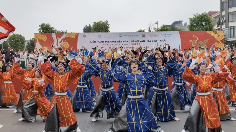 ベトナムのお祭りに参加