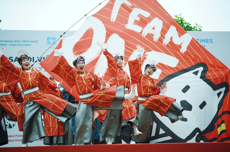 ベトナムのお祭りに参加