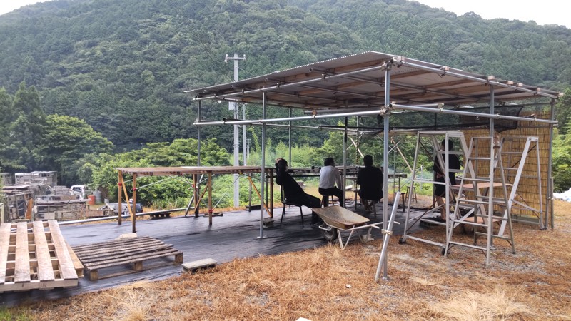 セーフティの屋根拡大中