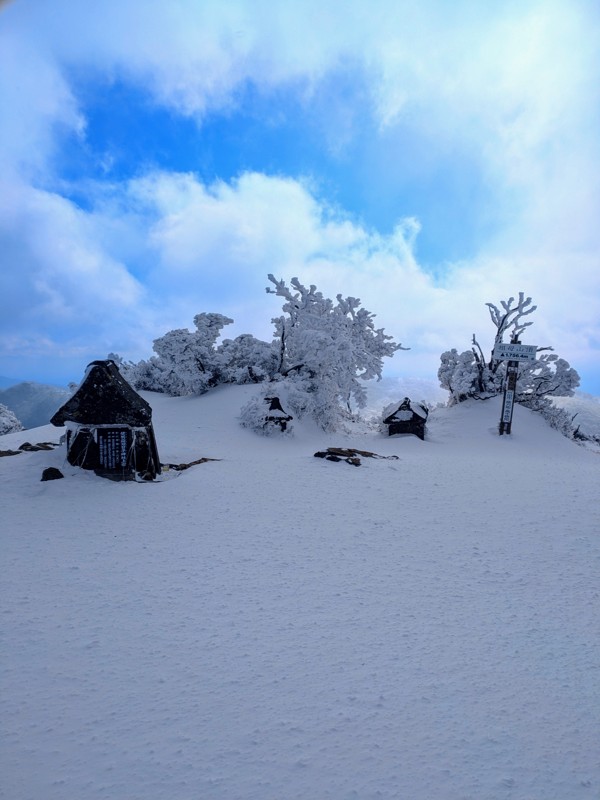 厳冬期の祖母山