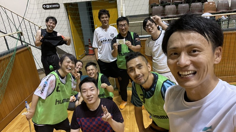 一緒に楽しくフットサルしましょ