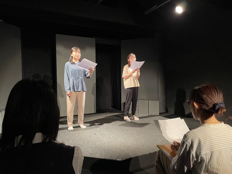 演劇基礎トレの稽古風景
