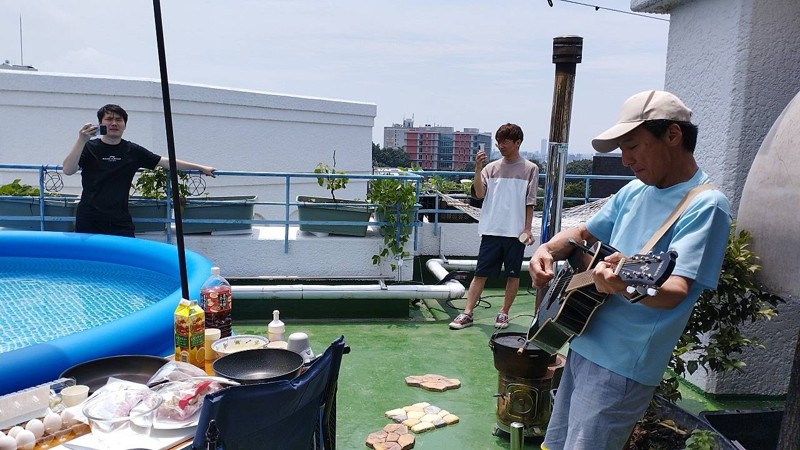Music&Thai food