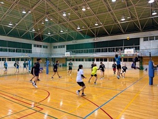VS 高校生＋助っ人女性2名