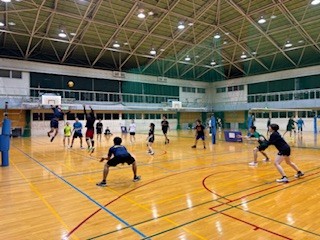 VS 高校生＋助っ人女性2名