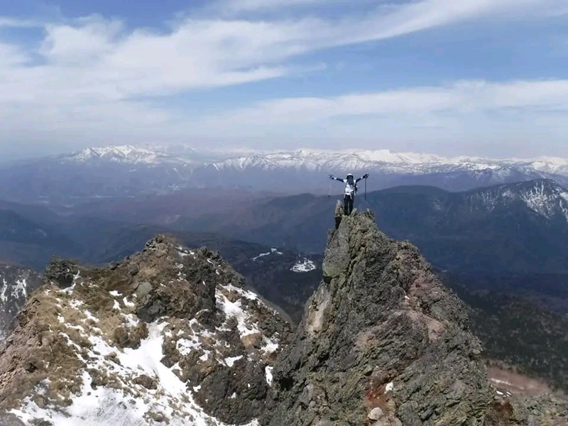 残雪日光白根山