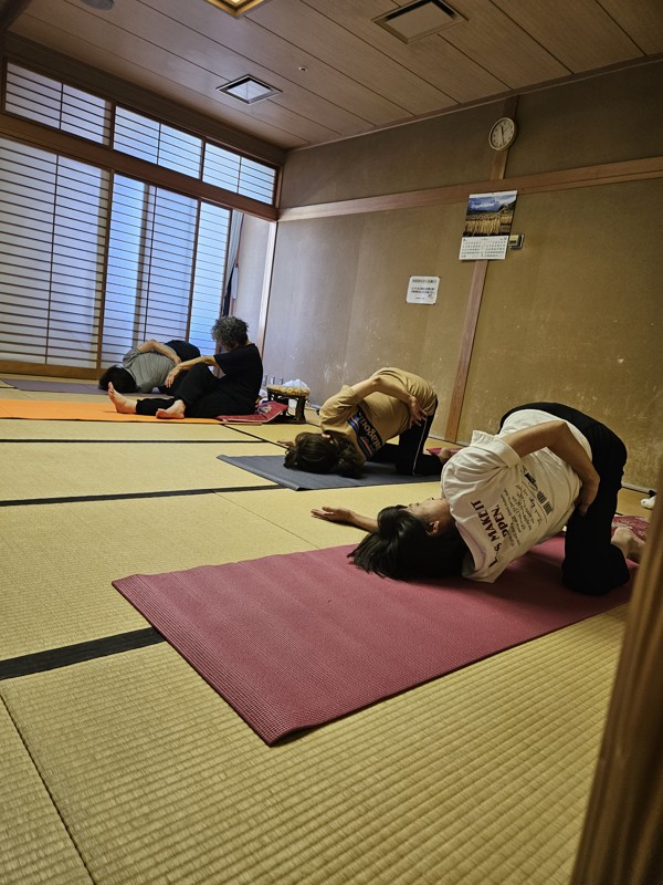 越谷和室ヨガ21畳4人まで