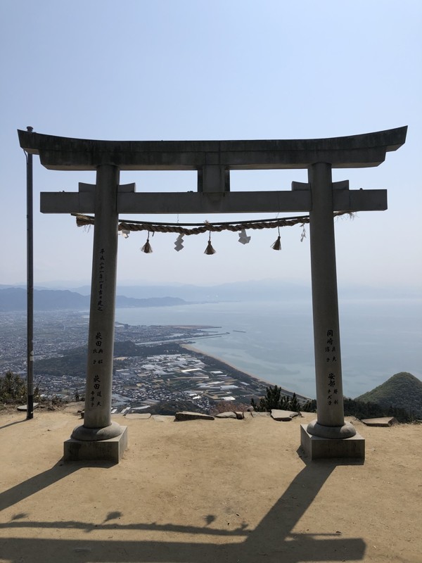 高屋神社。天空の鳥居。