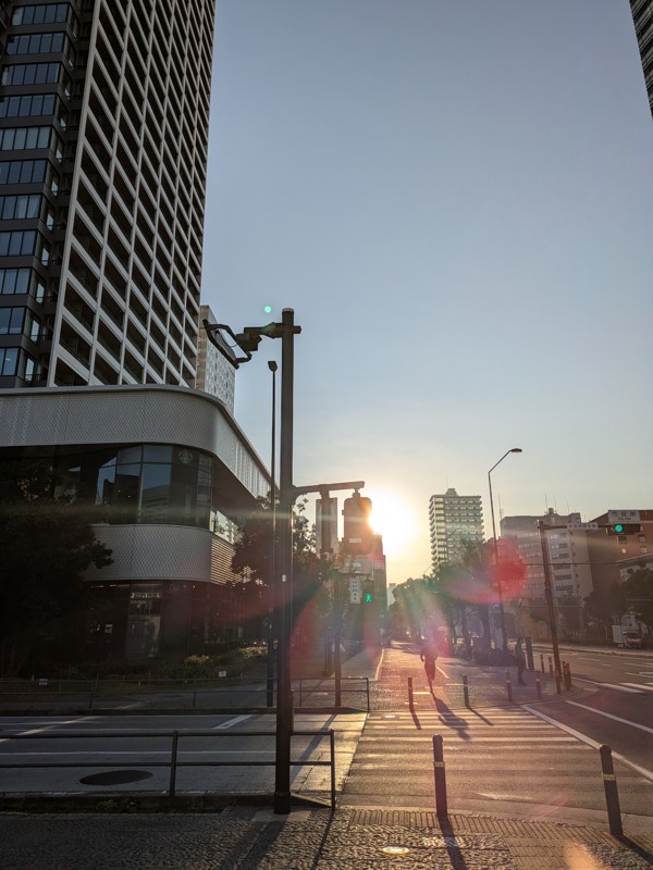 馬車道駅付近の朝日🌄