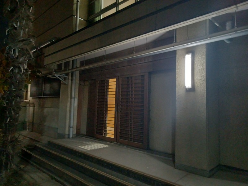 ここから八王子体育館に入って