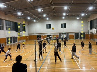 中学生が4名☝️入っています