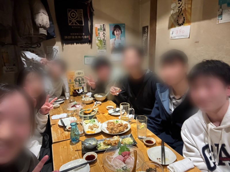 たまにランチや飲みに行きます!