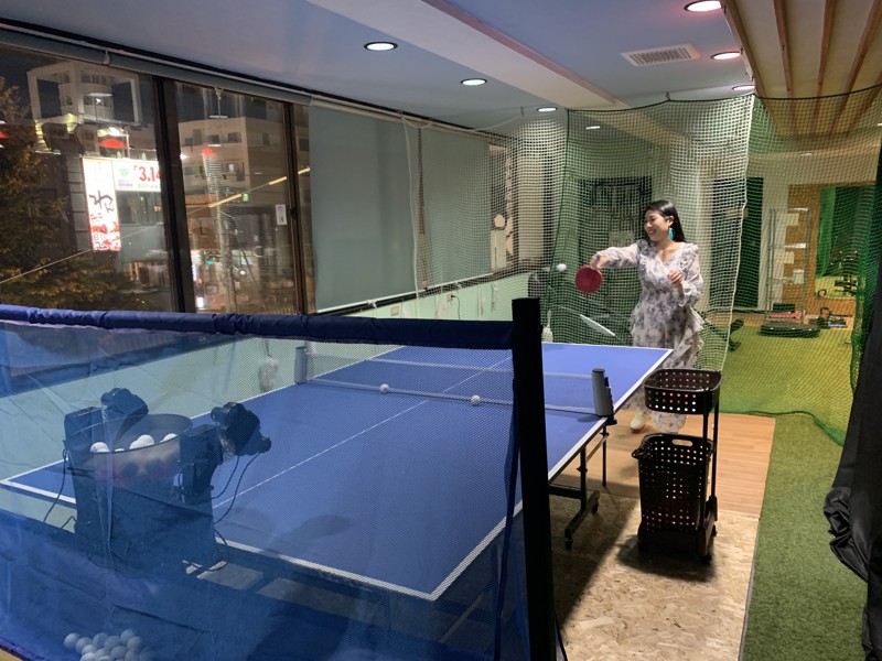 卓球マシンで一人練習