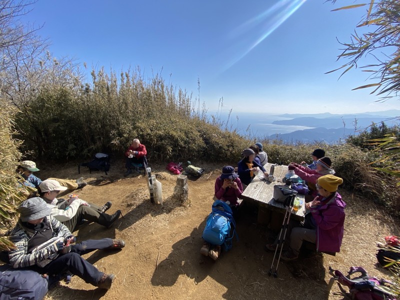 岩戸山頂上と相模湾 1/24