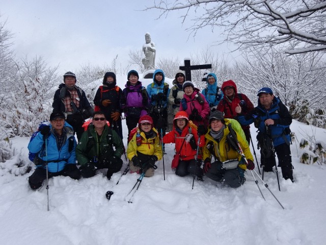 R8.02　国見山・平和観音像