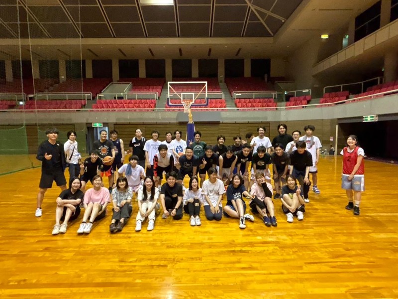 みんなで楽しくバスケしてます!
