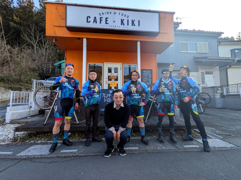 カフェキキにて