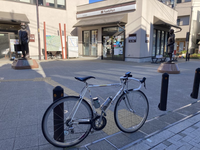 寅さんとさくらの像