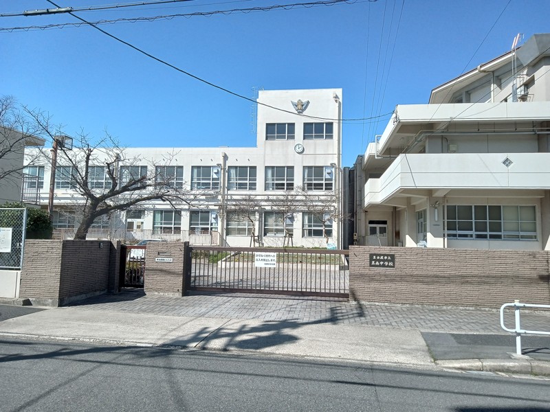 月曜日名南中学この正門から入る