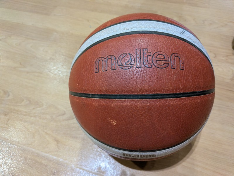 仕事帰りに軽くバスケ！！