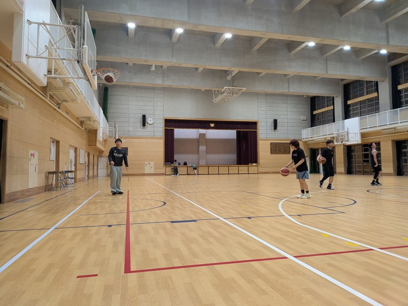 平日バスケです。