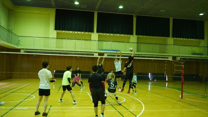 バレーボールは楽しいです！！