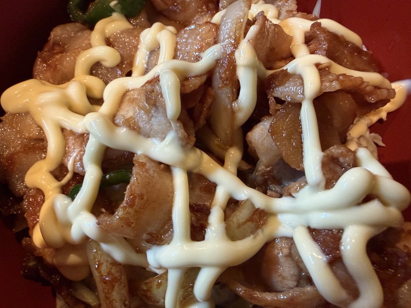 背徳の豚バラ丼☆マヨうっまー♪