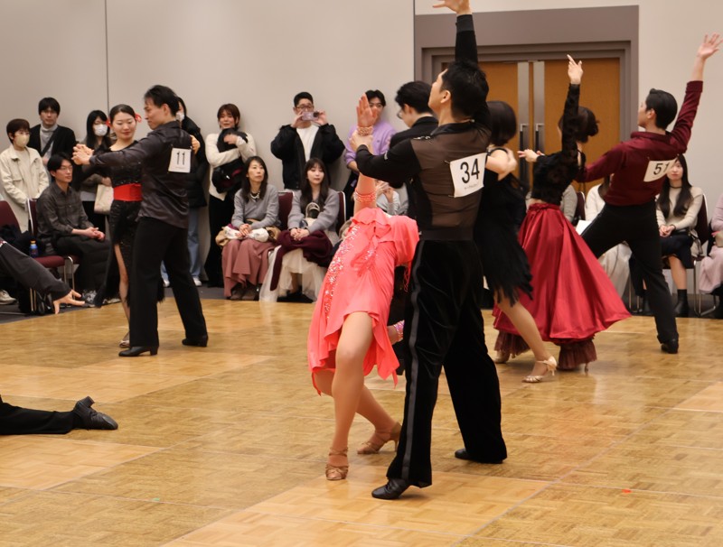 サークルダンス大会の様子