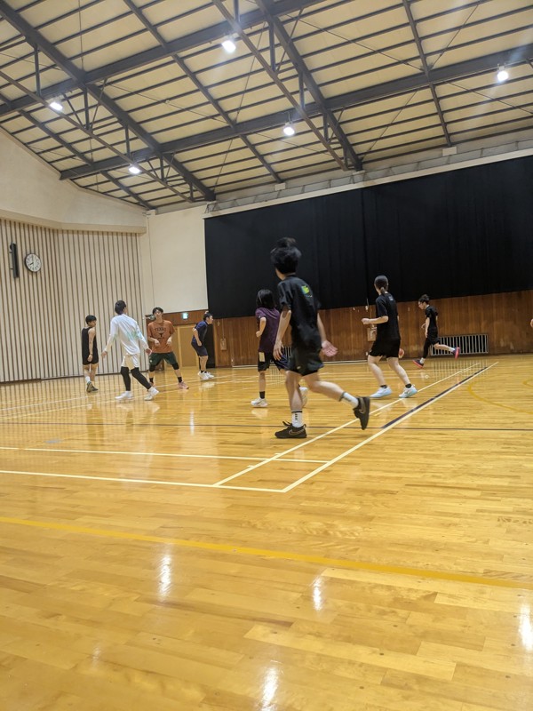皆楽しくバスケしてます