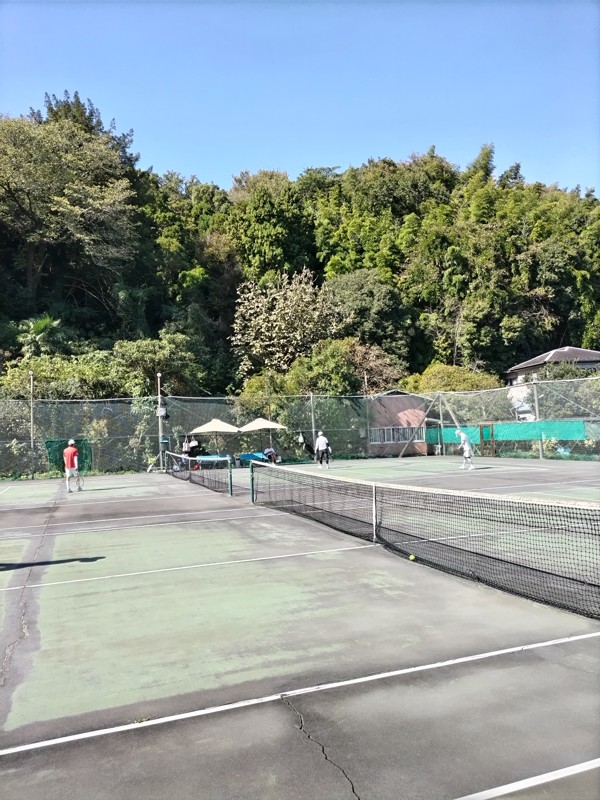 SUNDAY NINE CLUB
