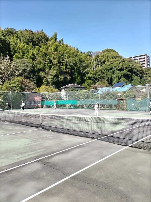 SUNDAY NINE CLUB