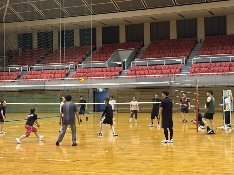 ＼つなぐ楽しさ、広がる仲間の輪！／笑顔で楽しむバレーボールサークル✨